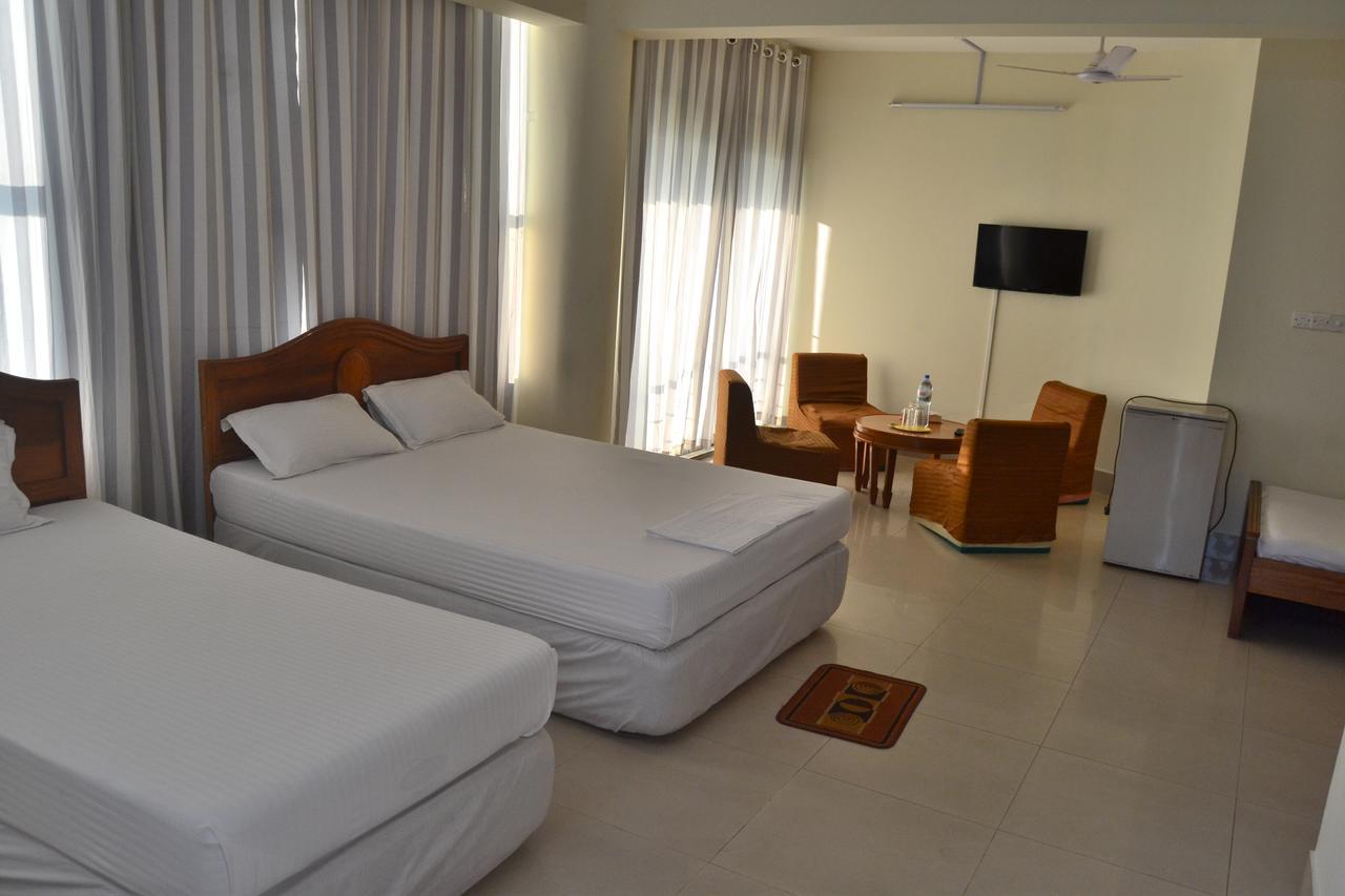 Hotel Marine Plaza Cox's Bazar Esterno foto