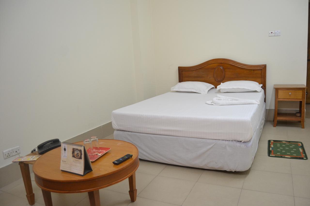 Hotel Marine Plaza Cox's Bazar Esterno foto